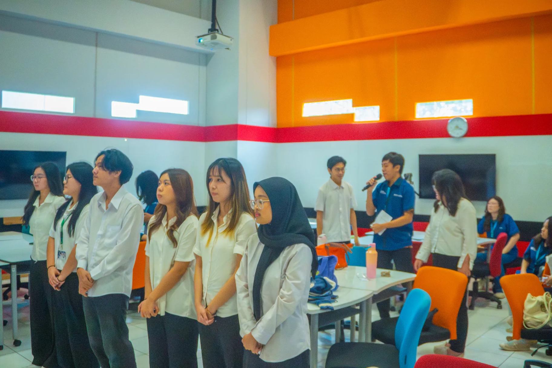Sesi Ice Breaking pertama