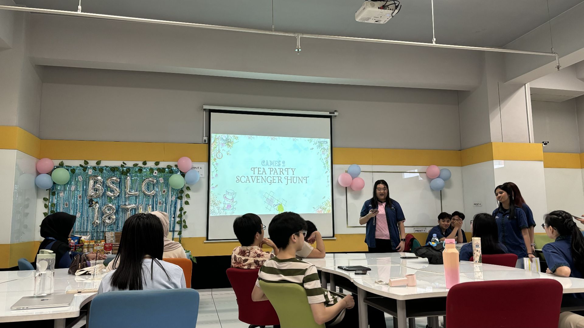 Sesi Games Ketiga - Tea Party Scavenger Hunt