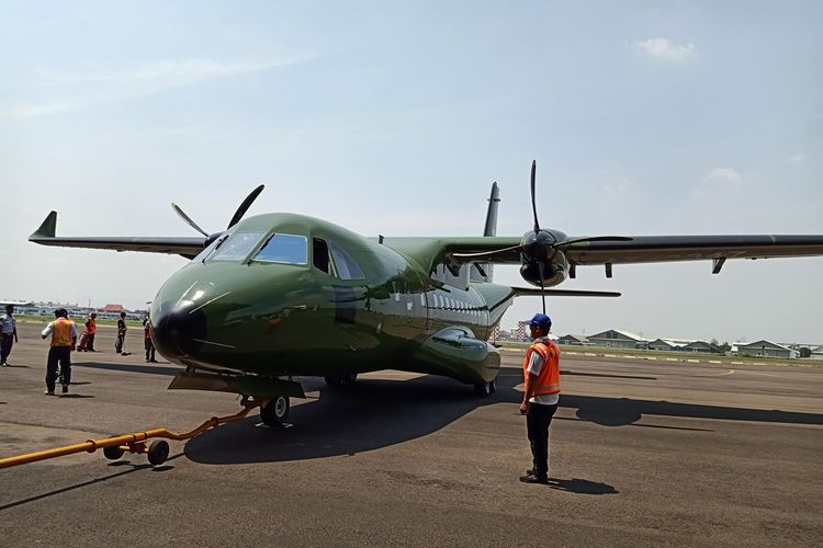 https://nasional.kompas.com/read/2022/02/03/18110951/pesawat-cn235-mendunia-ini-kehebatannya-buatan-anak-negeri?page=all