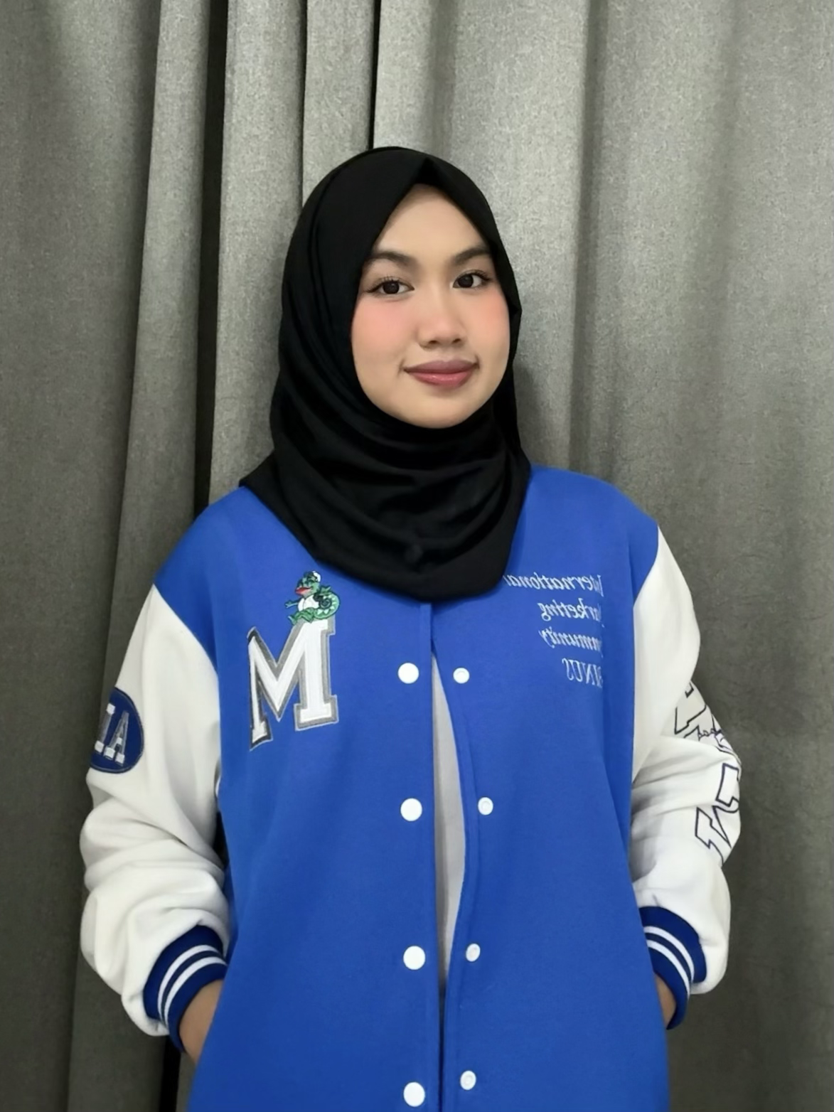 Dwi Safira C