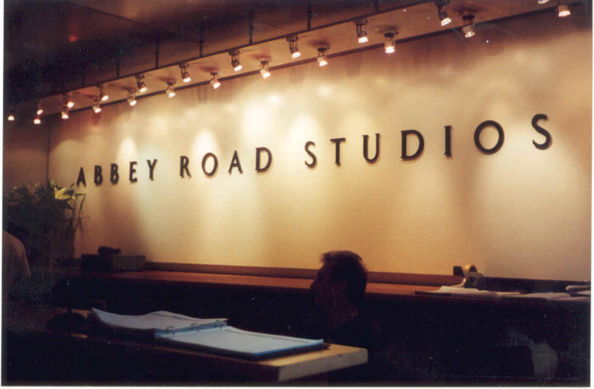 (COMPUSICIAN NEWS) The Beatles Hingga J-Rocks dan Gigi Sukses Menjajal Abbey Road Studios