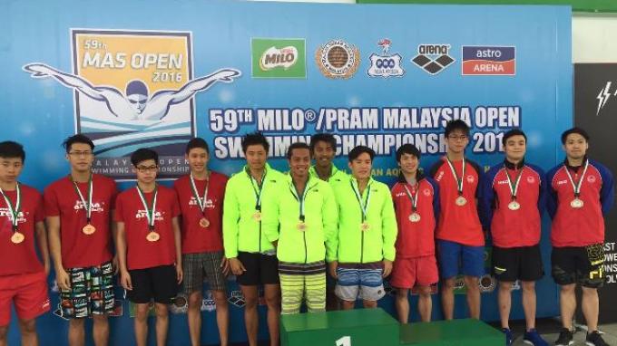 Tim Renang Indonesia Juara Umum di Kejuaraan Renang Malaysia Terbuka 2016