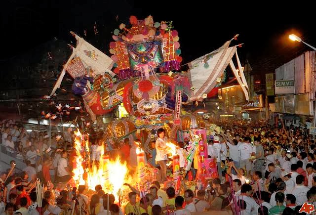 “Tradisi Hungry Ghost Festival dalam Kebudayaan Tionghoa” – BINA