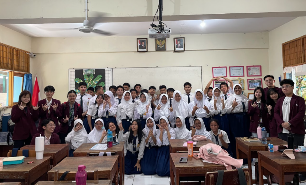 PKM Bina Nusantara Finance Club di SMP 207 Jakarta