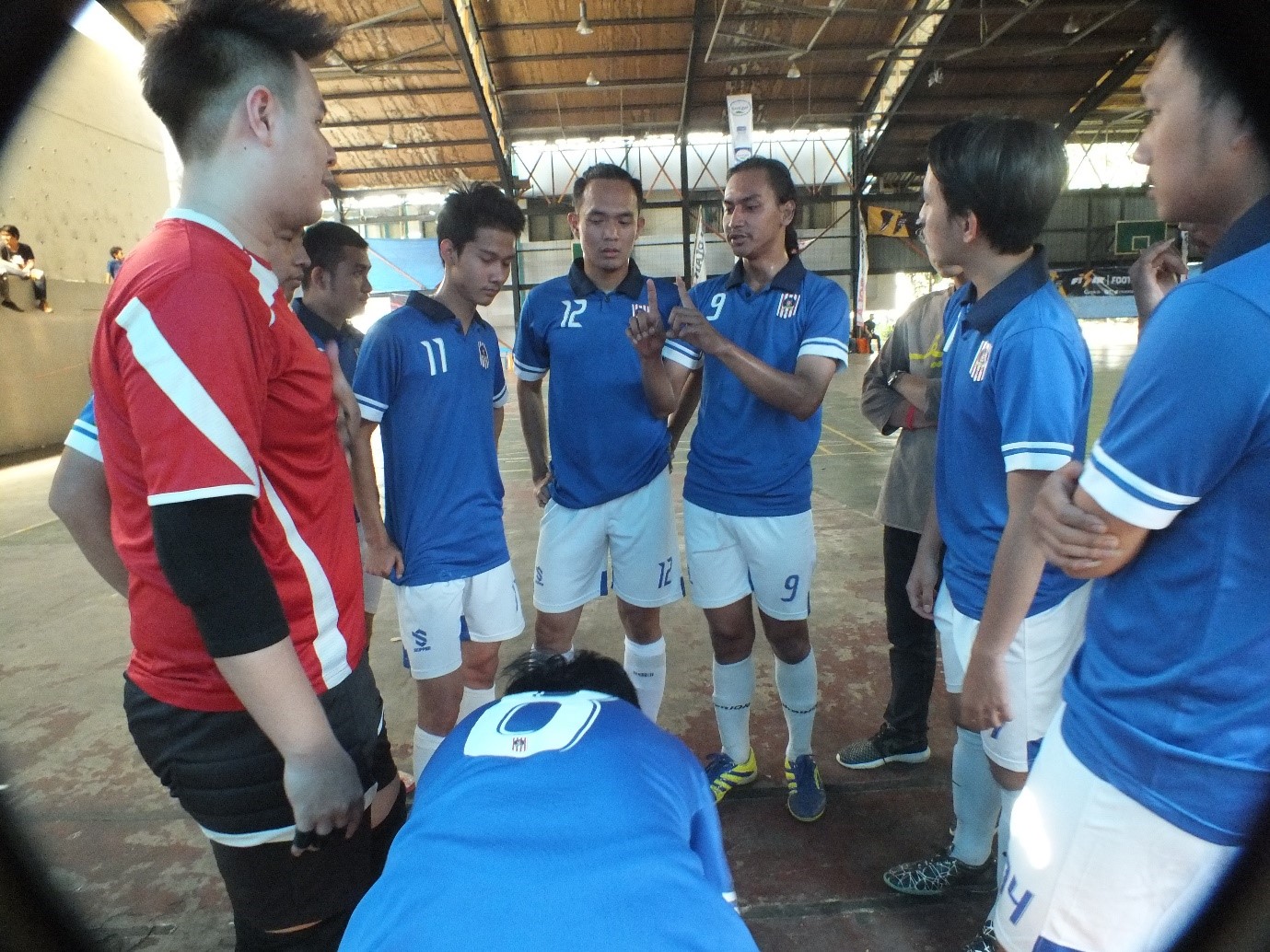 TIPS & TRICKS MENJAGA STAMINA SAAT BERMAIN FUTSAL!!!!