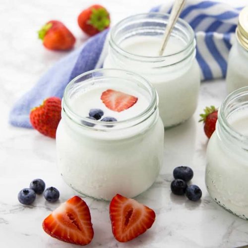 YOGURT BERKHASIAT ATASI PENYAKIT MAAG