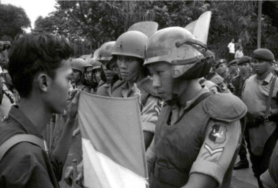 Trisakti 98 Kilas Balik Kronologi Penembakan HIMHI trisakti-98-kilas-balik-kronologi-penembakan-himhi