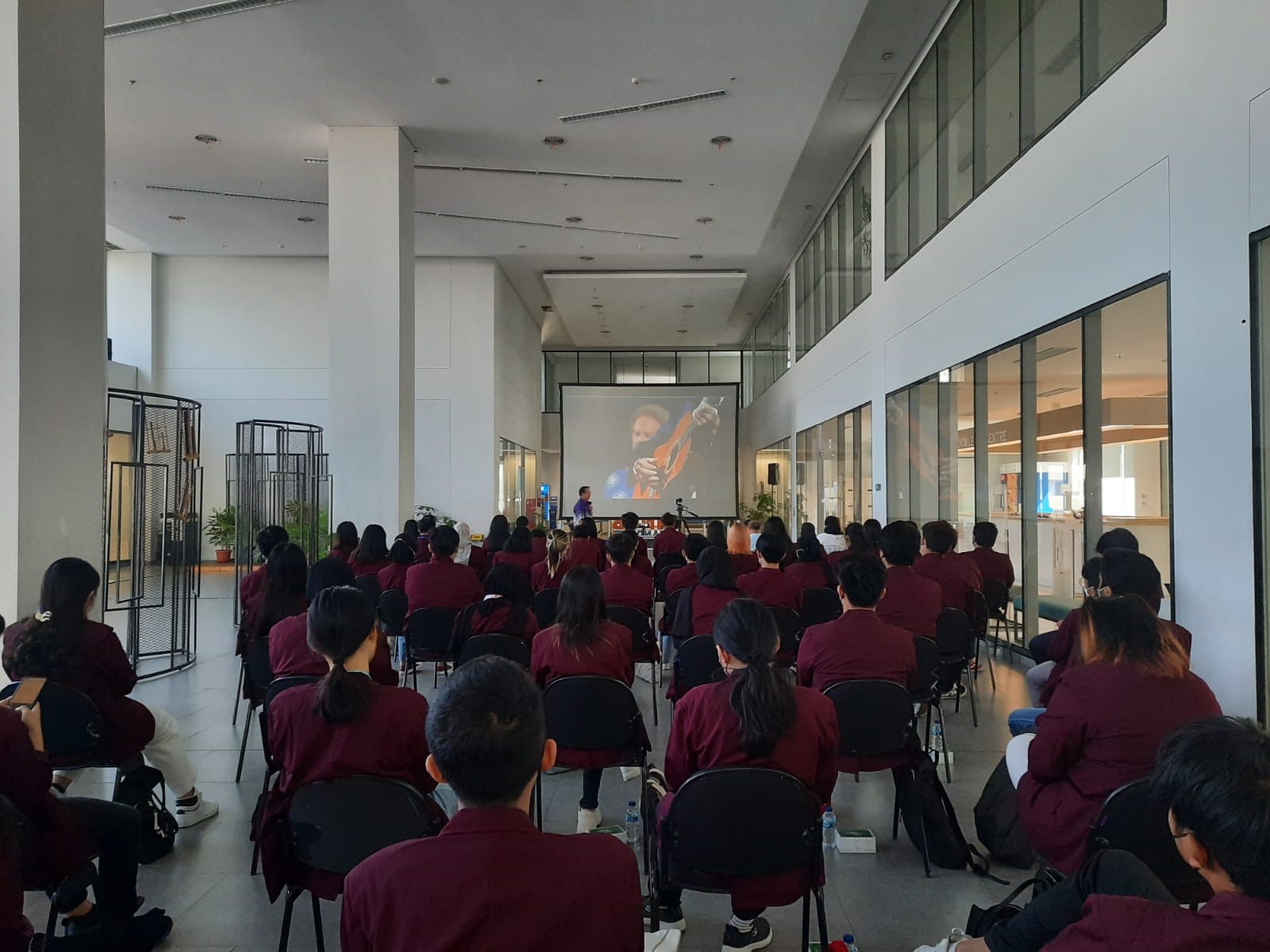 FYP BINUS KEMBALI ONSITE!