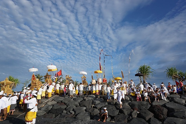 Lima Dasar Kepercayaan: Brahman, Atma, Karma Phala, Punarbhawa, dan Moksa