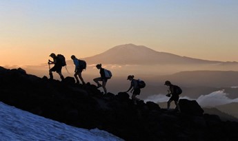 Ingin Mendaki Gunung? Yuk, Simak 4 Tips berikut Ini!