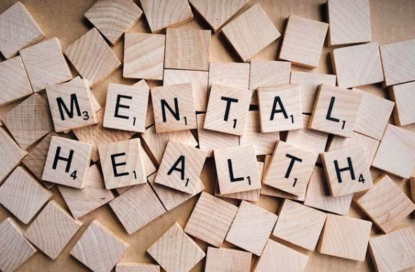 Bagaimana Kontroversi Pengaruh Media Sosial Terhadap Kesehatan Mental?