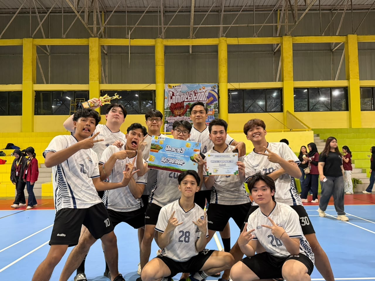 Tim Putra BINUS University Sukses Rebut Gelar Runner-Up di Ajang VOLCOM UI 2026